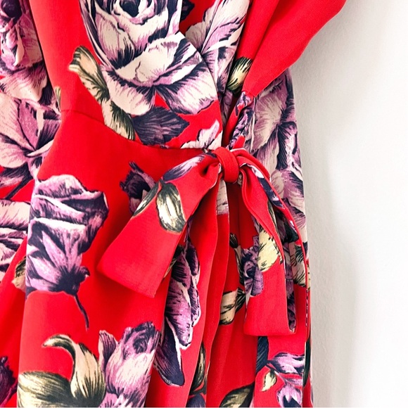 Monteau Los Angeles Red Floral Wrap Mini Dress Size Medium - Picture 7 of 12